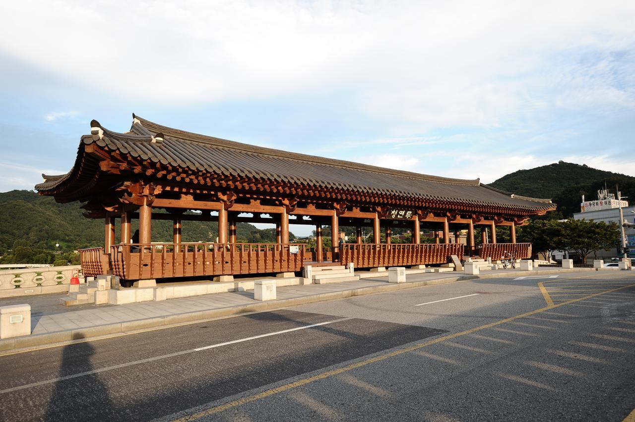 Starlight Rest Area Hotel Jeonju Exterior photo