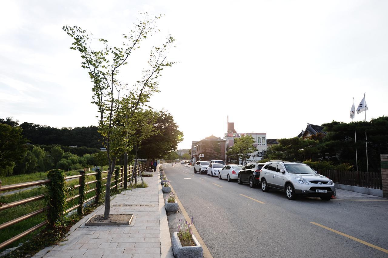 Starlight Rest Area Hotel Jeonju Exterior photo
